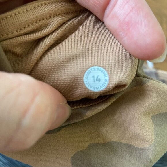 Lululemon Align High-Rise Crop 23"Heritage 365 Camo Beige Multi size 14 - Picture 9 of 9
